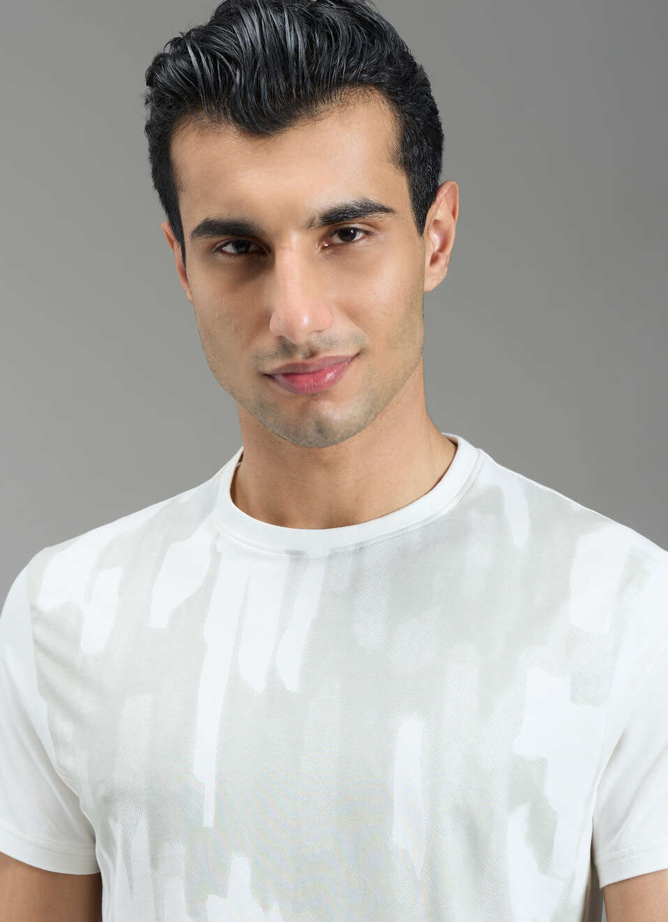 Men Off White Abstract Print Slim Fit T-shirt, , large image number 4