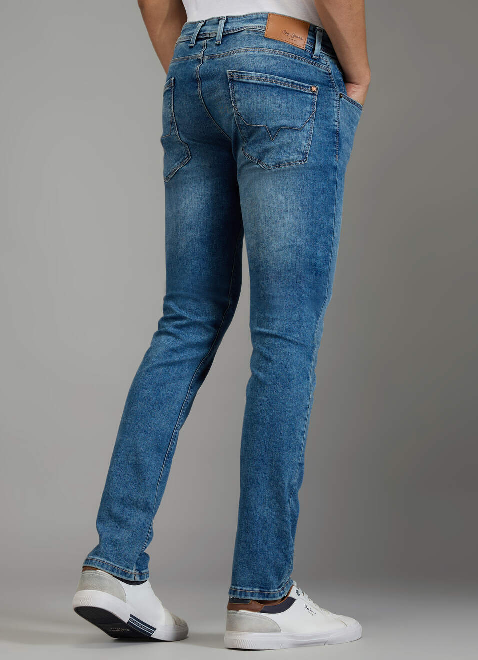 Men Blue Light Used Slim Fit Mid Rise Stretchable Jeans, , large image number 3