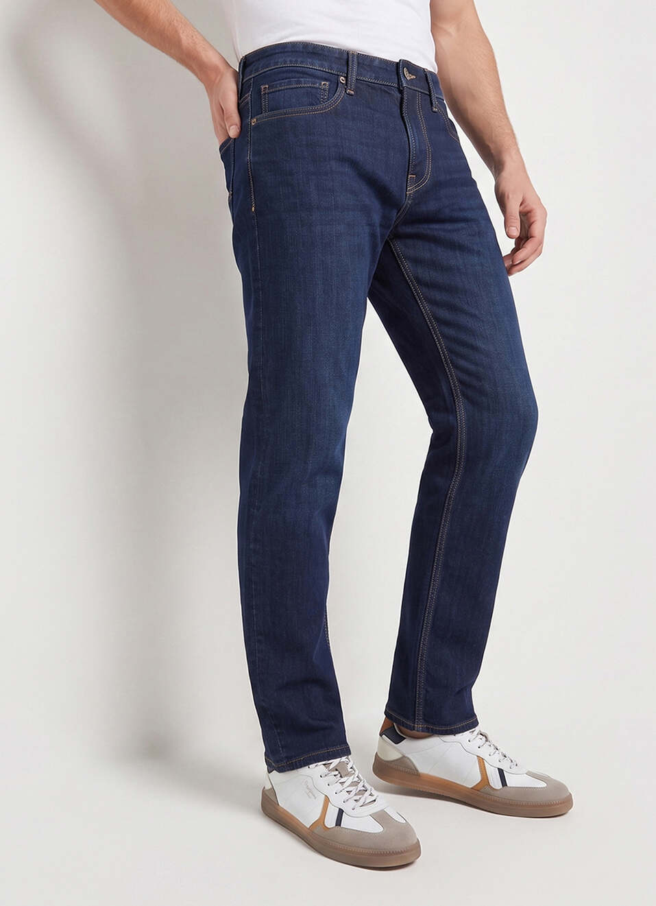 Men Blue Relaxed Straight Fit Mid Rise Stretchable Jeans, , large image number 0