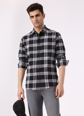 Men Black Regular Fit Check Full Sleeve Shirt