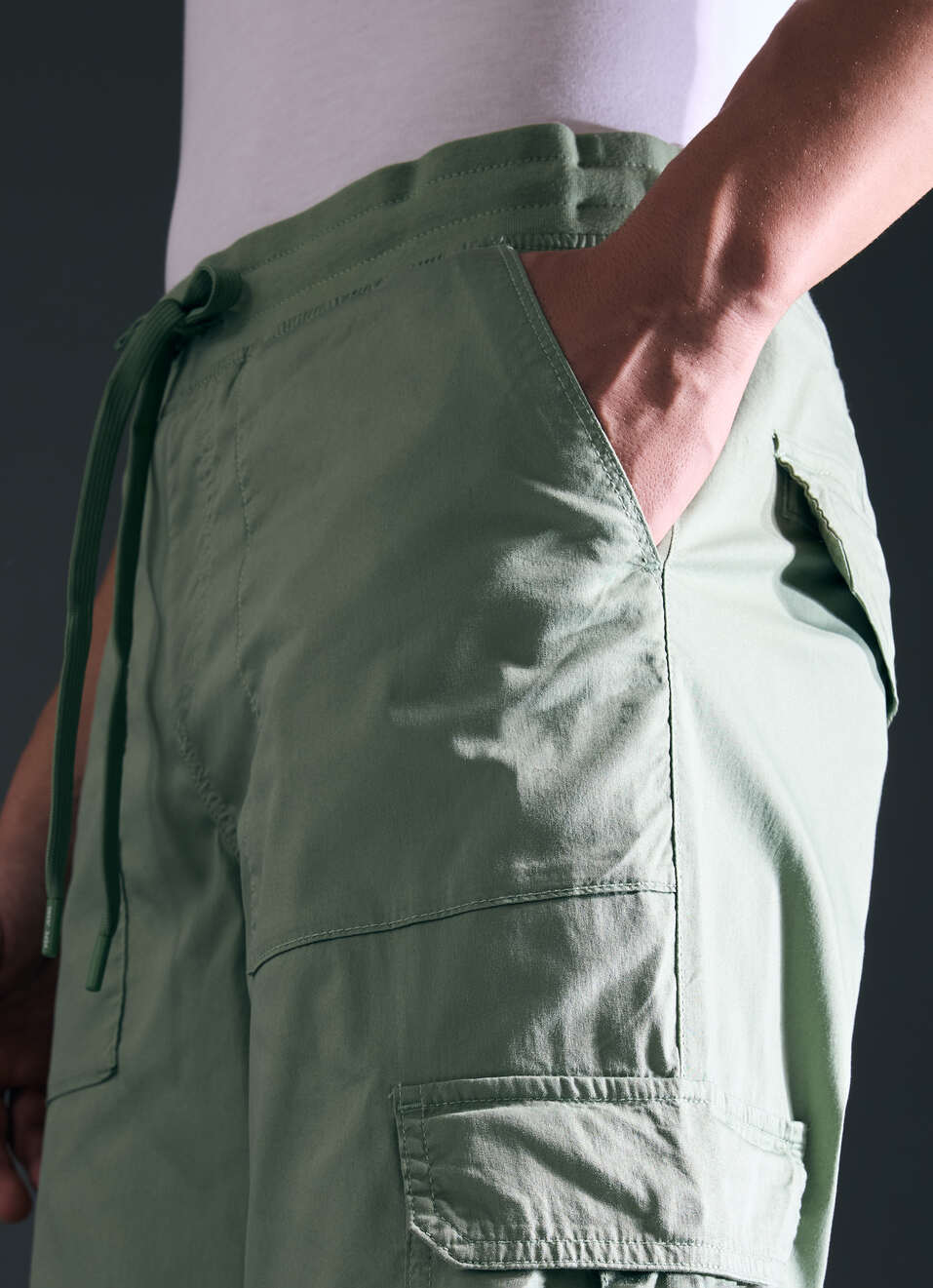 Men Green Mid Rise Cargo Joggers, , large image number 4