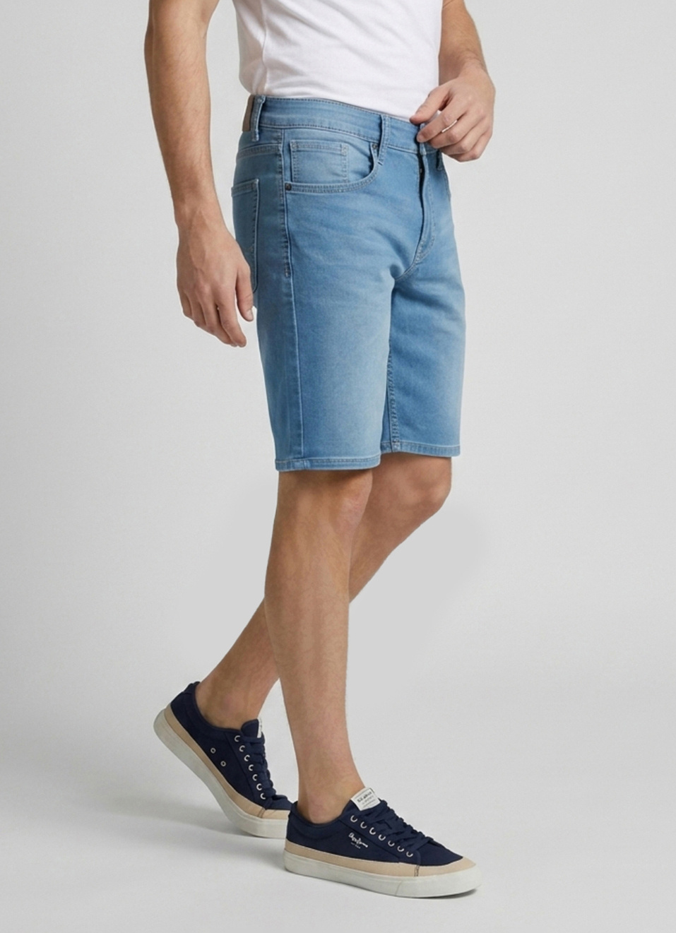 Men Blue Slim Fit Mid Rise Stretchable Denim Shorts, , large image number 0