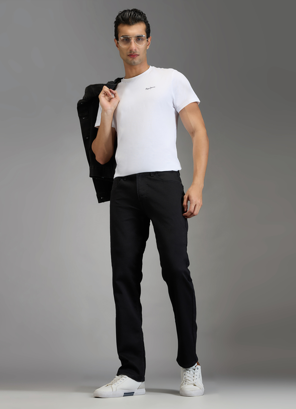 Men Black Straight Fit Mid Rise Stretchable Jeans, , large image number 1