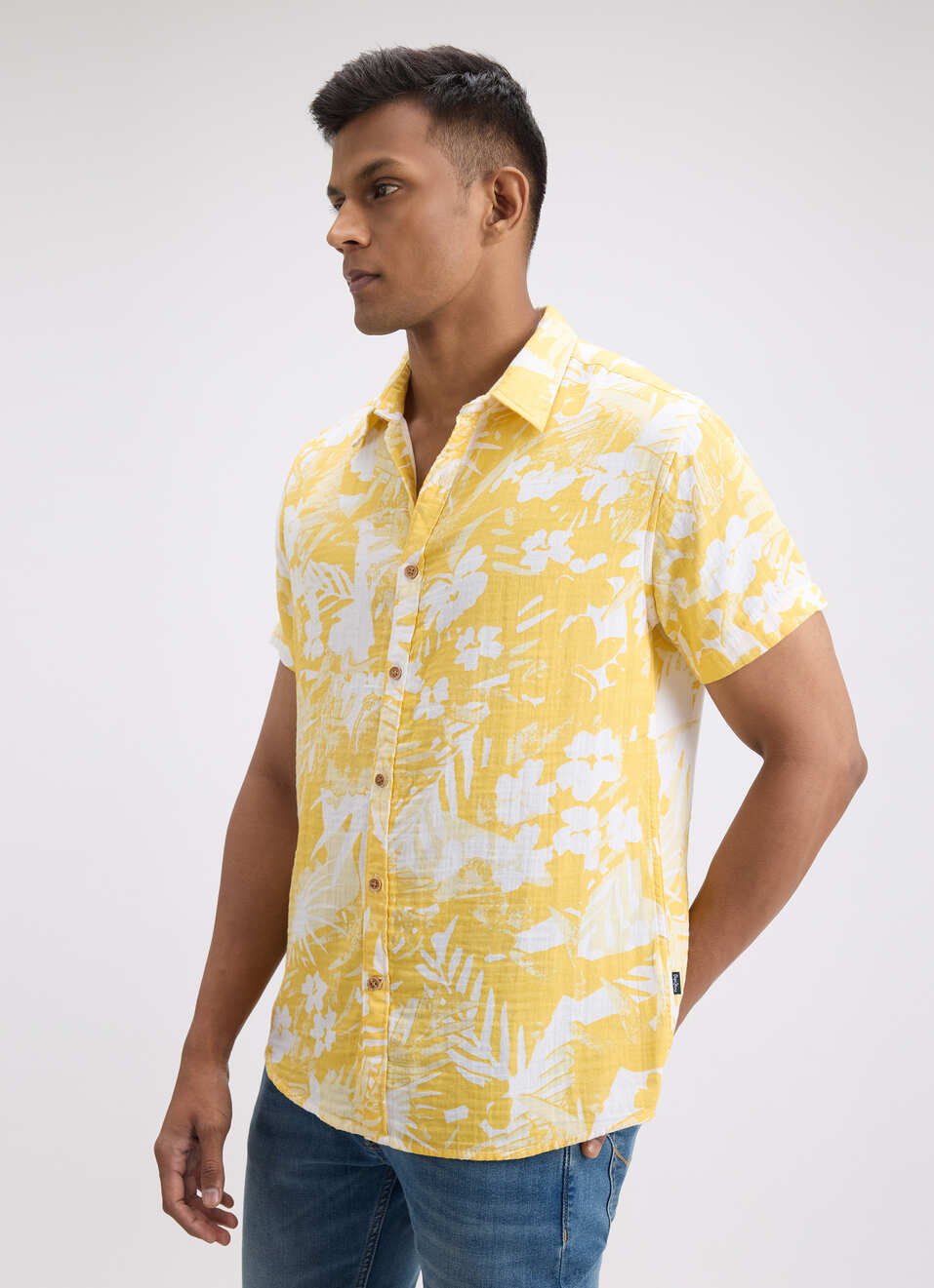 Men Yellow Floral Print Short Sleeve Shirt, , large image number 3