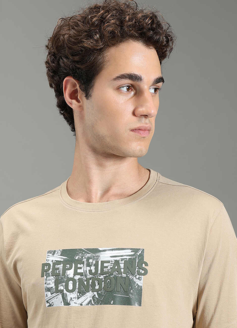 Men Beige Relaxed Fit Graphic T-shirt, , large image number 4