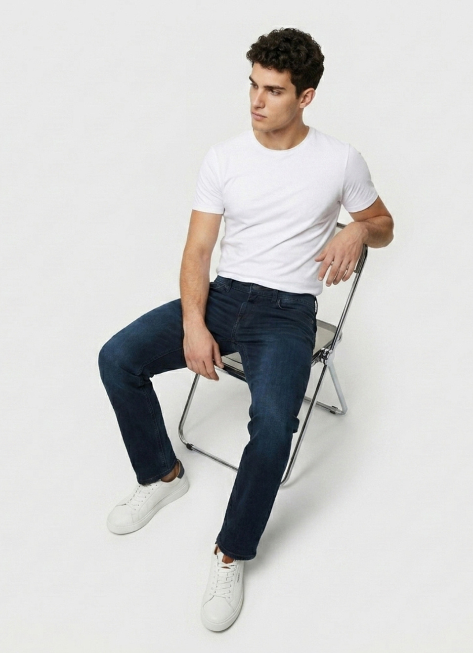 Men Black Straight Fit Mid Rise Stretchable Jeans, , large image number 7