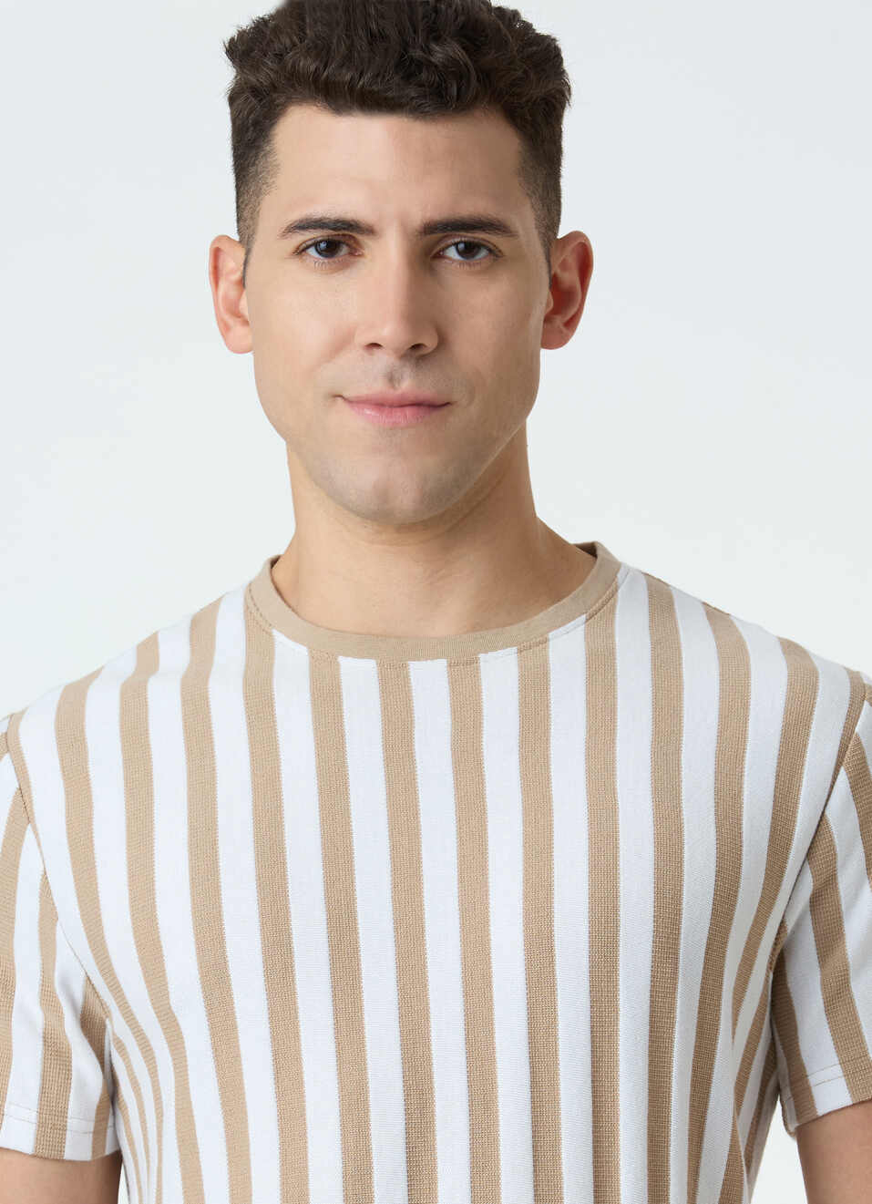 Men Beige Striped Slim Fit T-shirt, , large image number 4