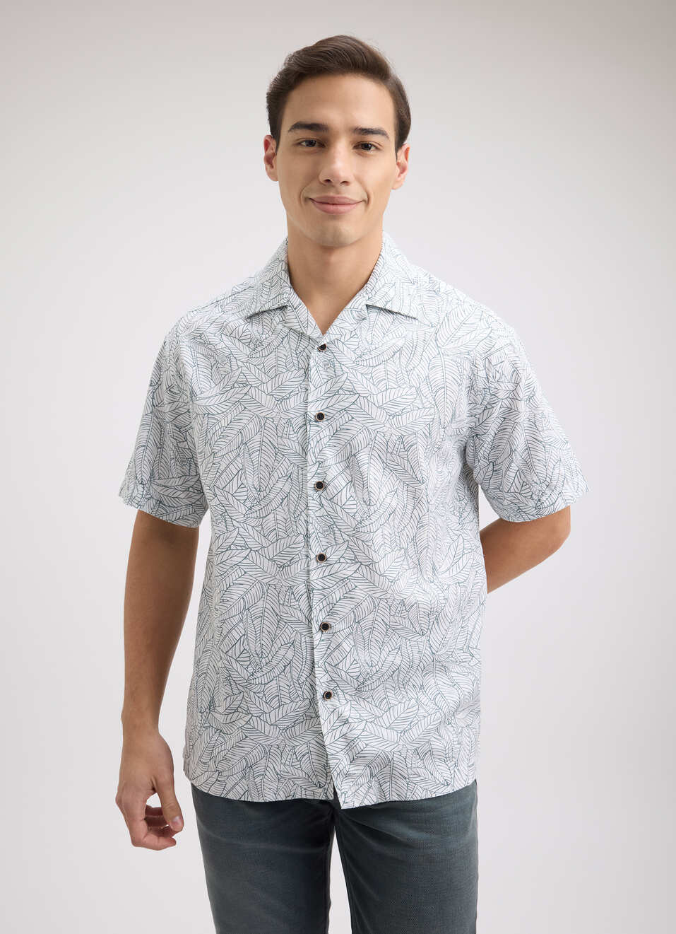 Men White Printed Resort Collar Short Sleeve Shirt, , large image number 1