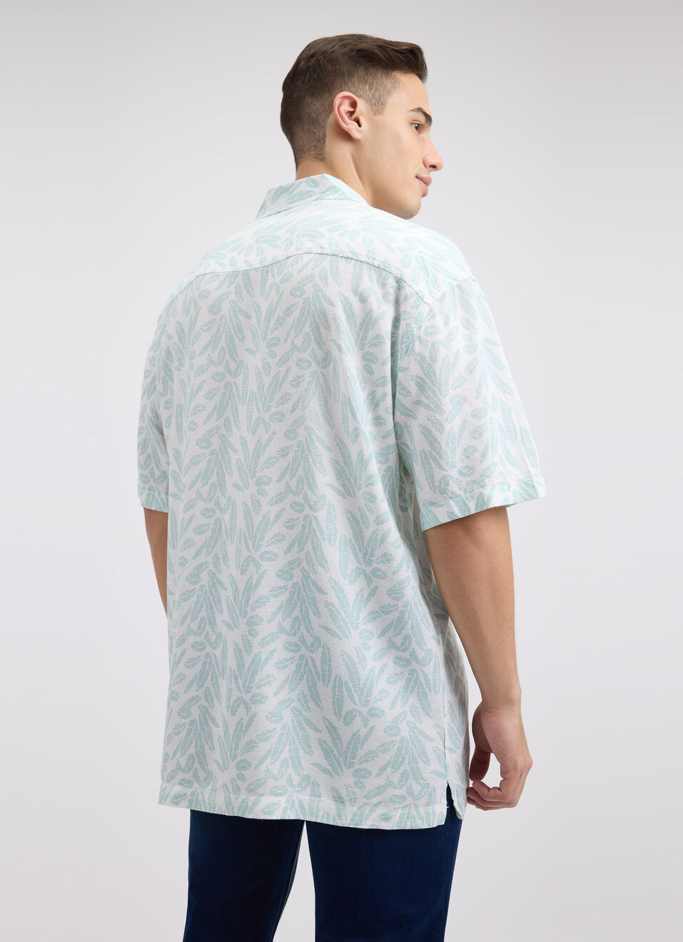 Men Blue Printed Resort Collar Short Sleeve Linen Shirt, , large image number 2