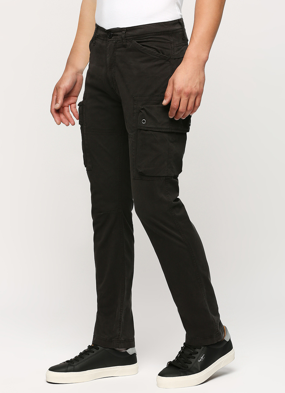 Black Mid Rise Straight Fit Cargo Pants, , large image number 5