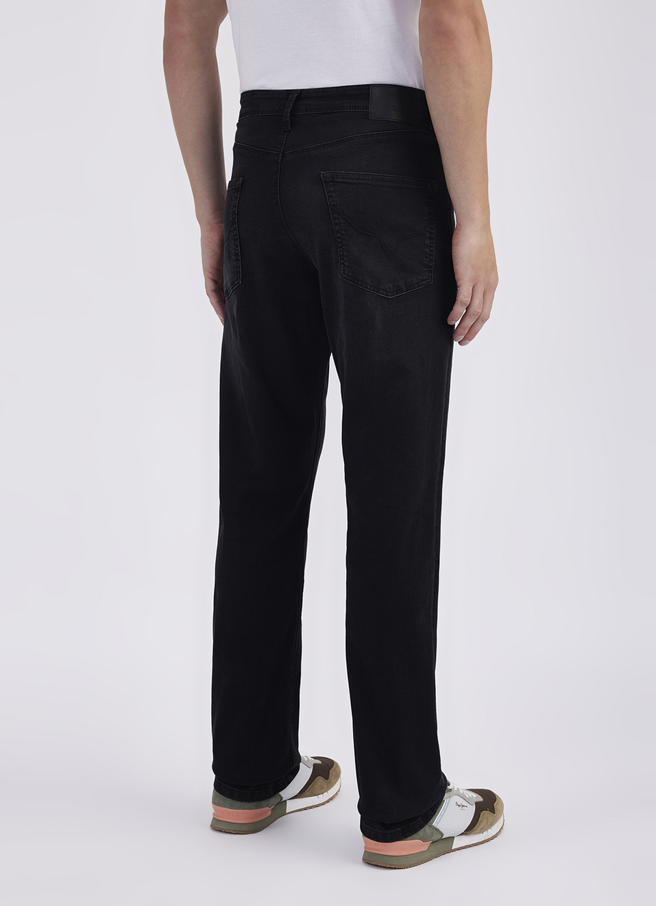 Men Black Mid Rise Straight Powerflex Extrastretchable Jeans, , large image number 3