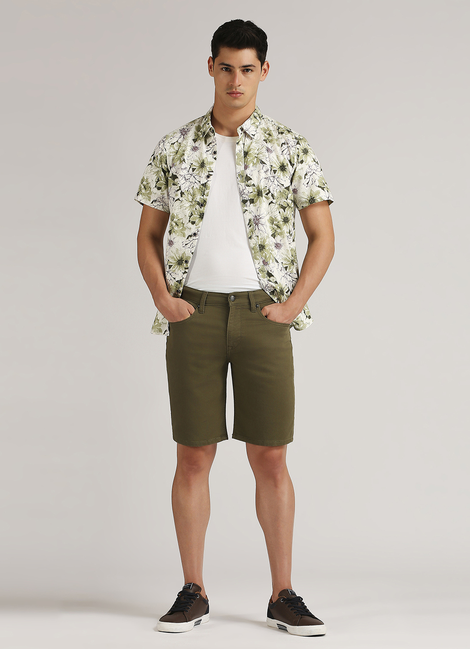 Chinox Olive Mid Rise Regular Fit Gymindigo Shorts, , large image number 1