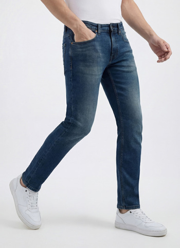 Men Blue Slim Tapered Fit Low Rise Jeans 