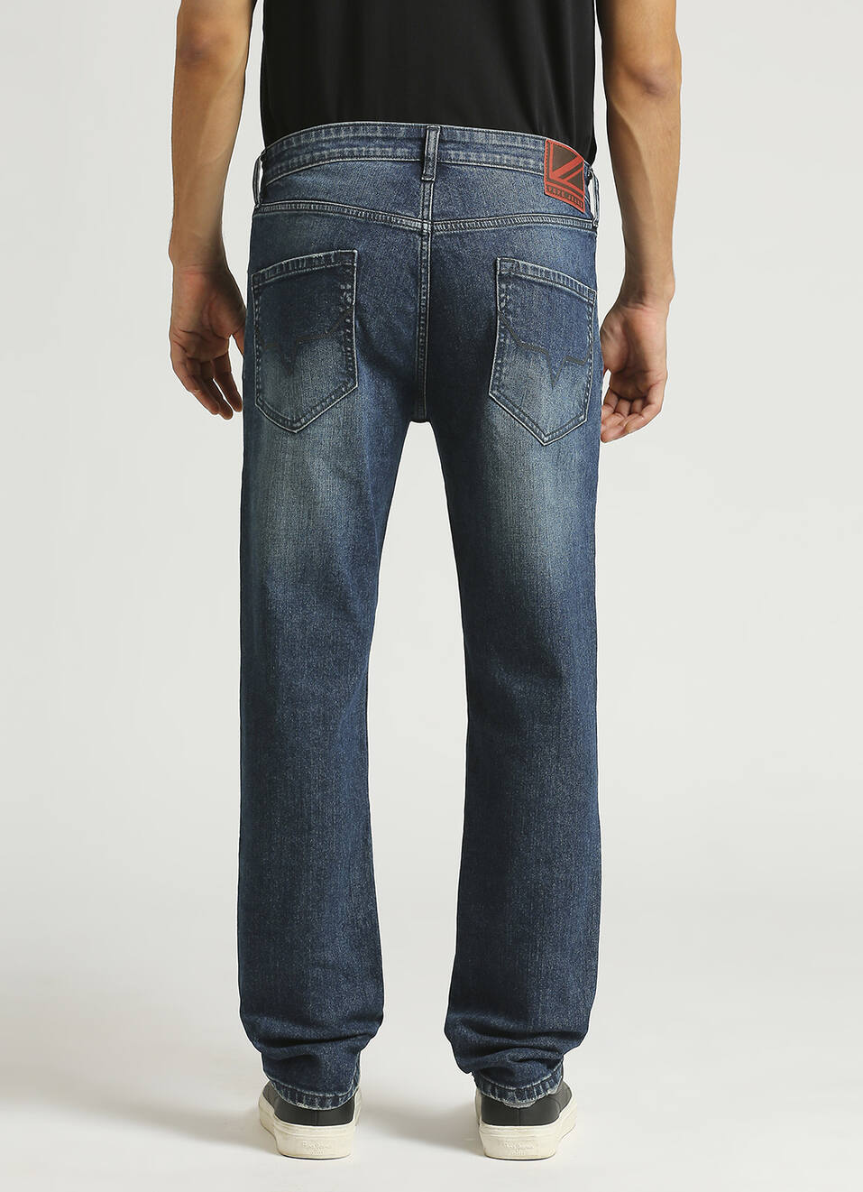 Cash Mid Rise Straight Fit Tinted Jeans, , large image number 3