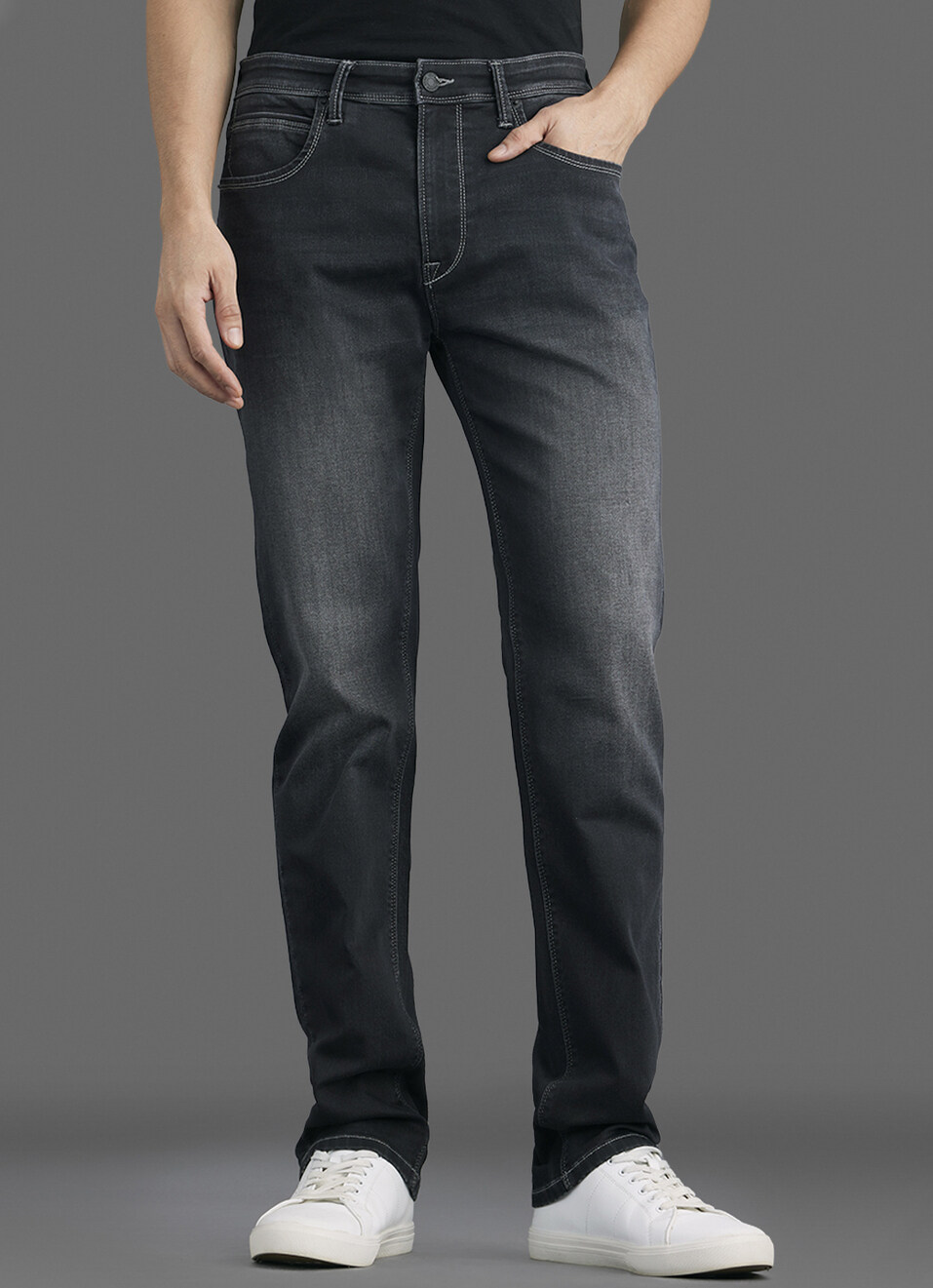 Men Black Straight Fit Mid Rise Stretchable Jeans, , large image number 2