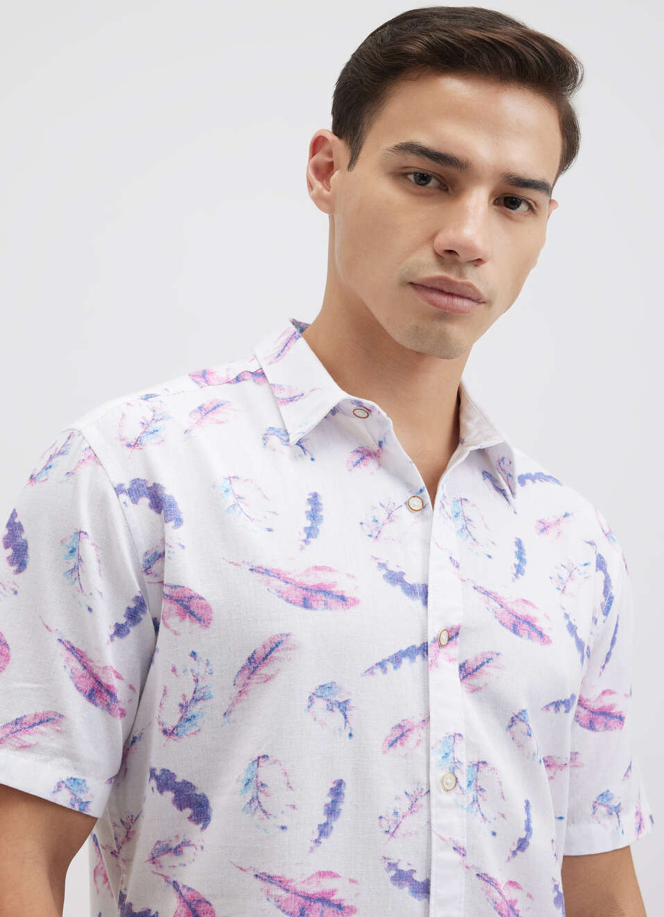 Men Purple Feather Print Short Sleeve Shirt, , large image number 4