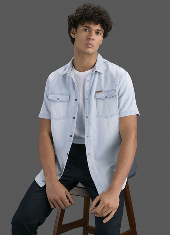 Men Light Blue Short Sleeve Denim Shirt