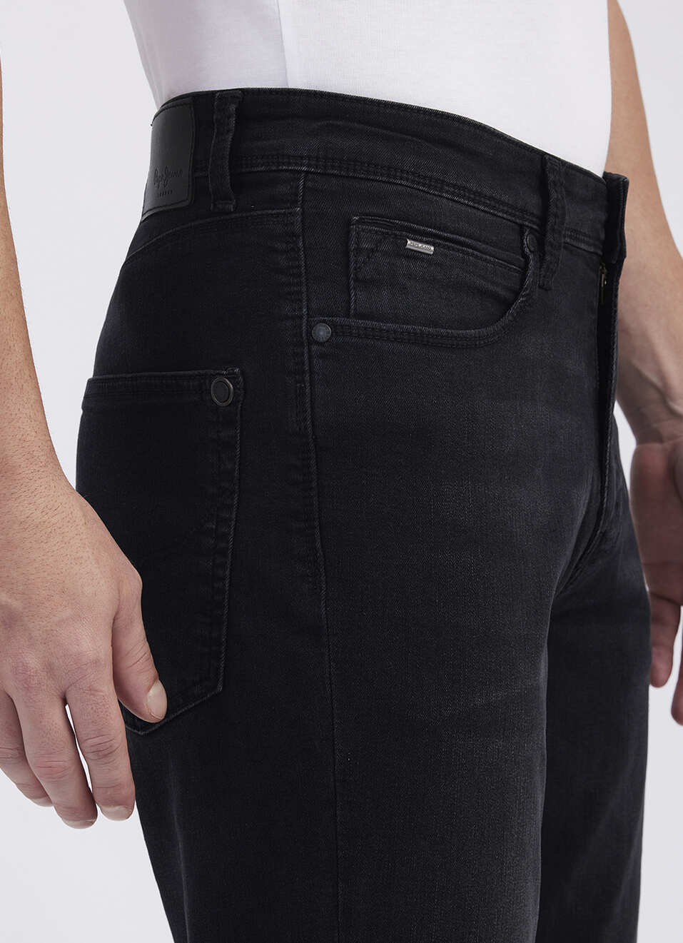Men Black Mid Rise Straight Powerflex Extrastretchable Jeans, , large image number 4