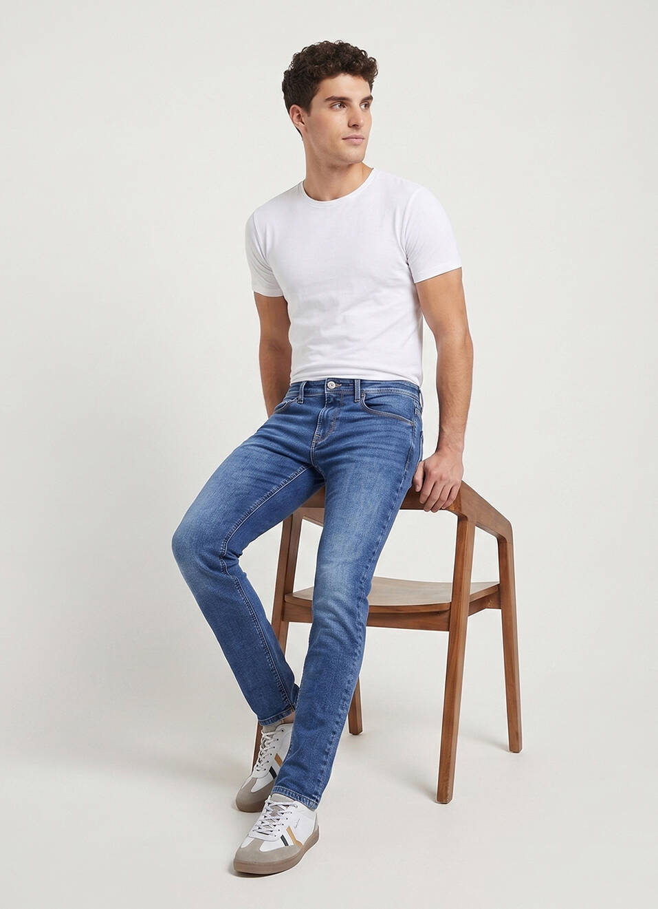 Men Blue Slim Fit Mid Rise Stretchable Jeans, , large image number 1