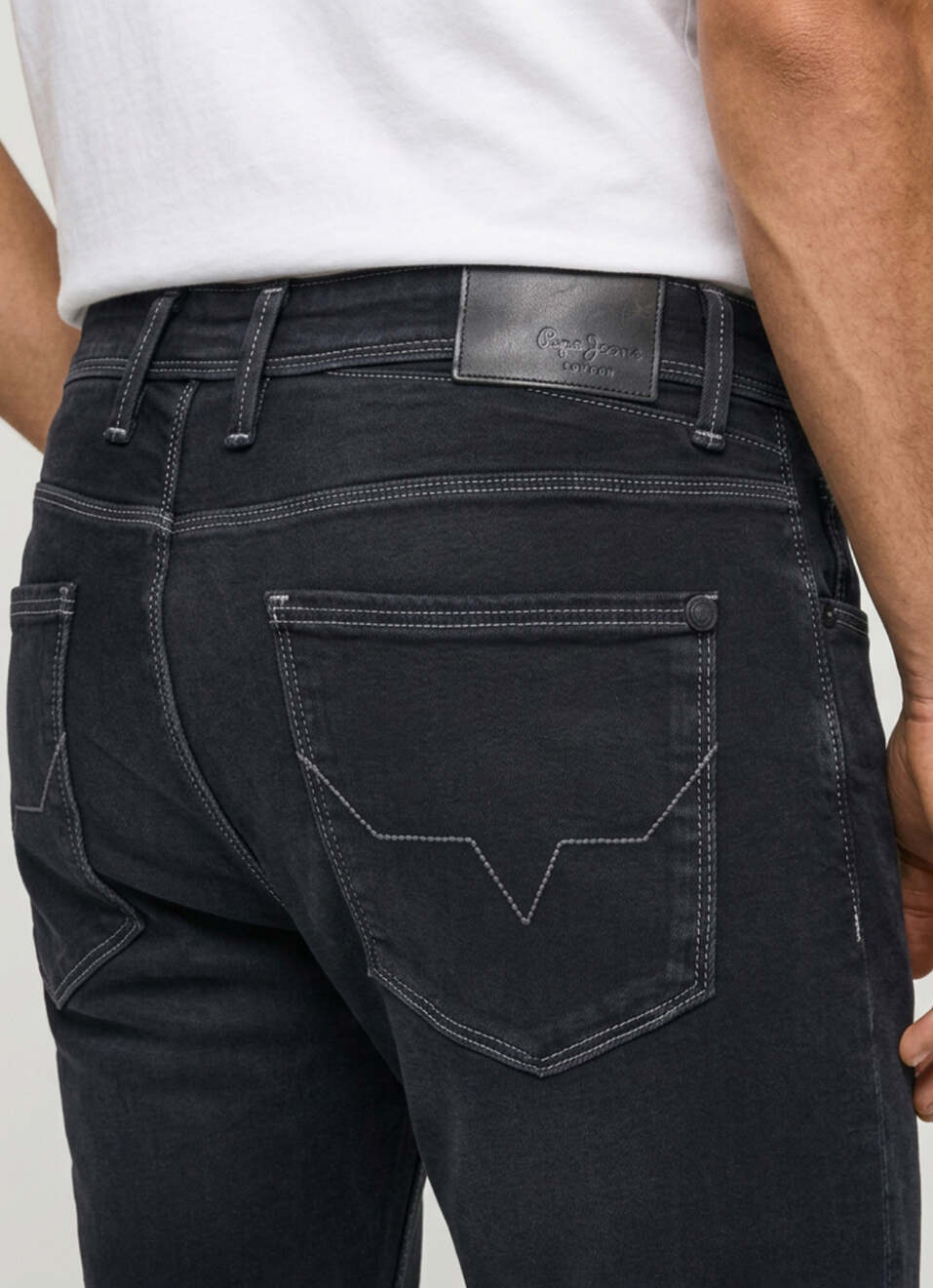 Men Black Slim Stretchable Jeans, , large image number 5