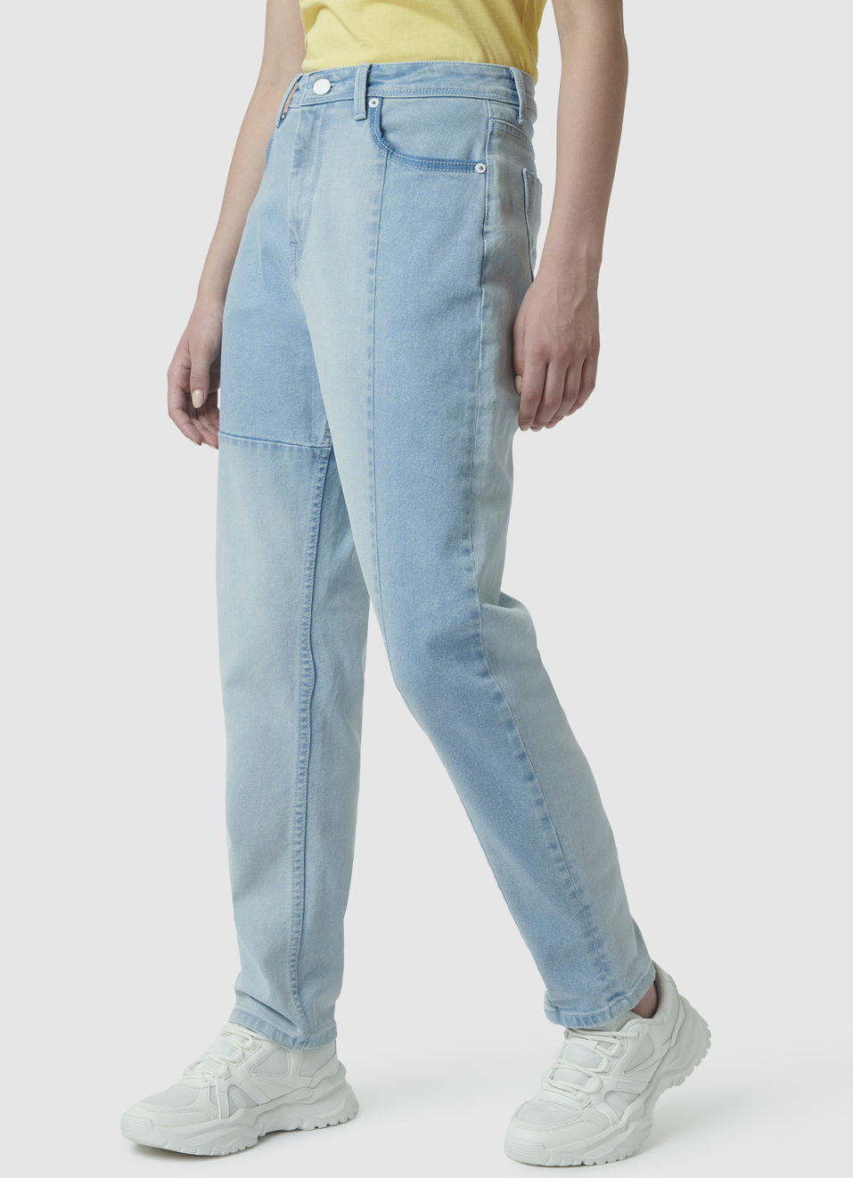 Mom Relaxed Fit Highwaist Tapered Leg Jeans, , large image number 3