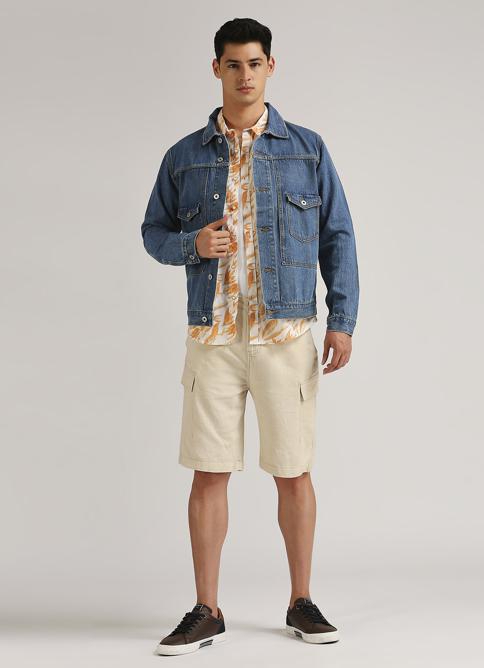 Off White Back Welt Pockets Linen Cargo Shorts, , large image number 1