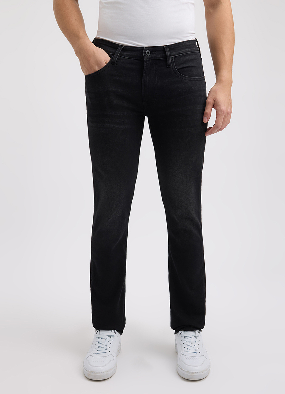 Men Black Slim Fit Mid Rise Whiskers Jeans , , large image number 2