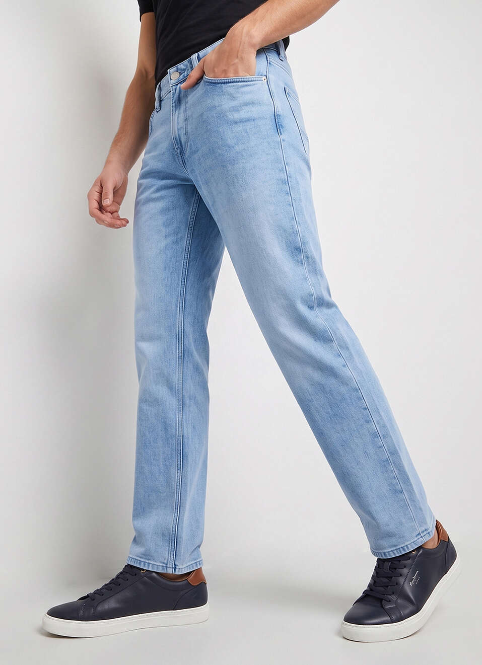 Men Blue Relaxed Straight Fit Mid Rise Jeans, , large image number 0