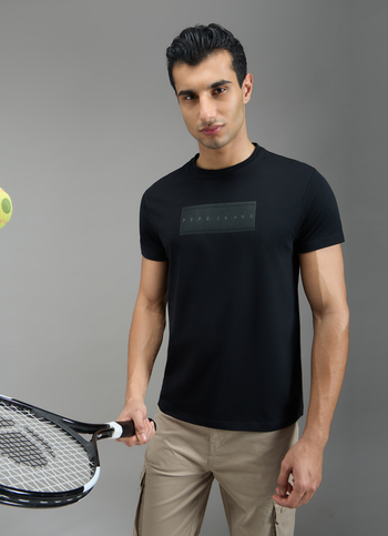 Men Black Typographic Print Slim Fit T-shirt