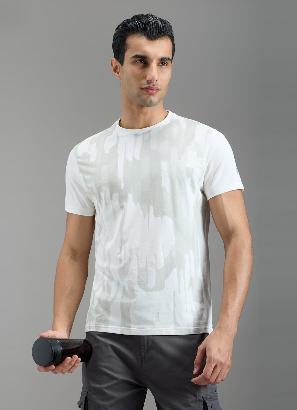 Men Off White Abstract Print Slim Fit T-shirt, , large image number 1