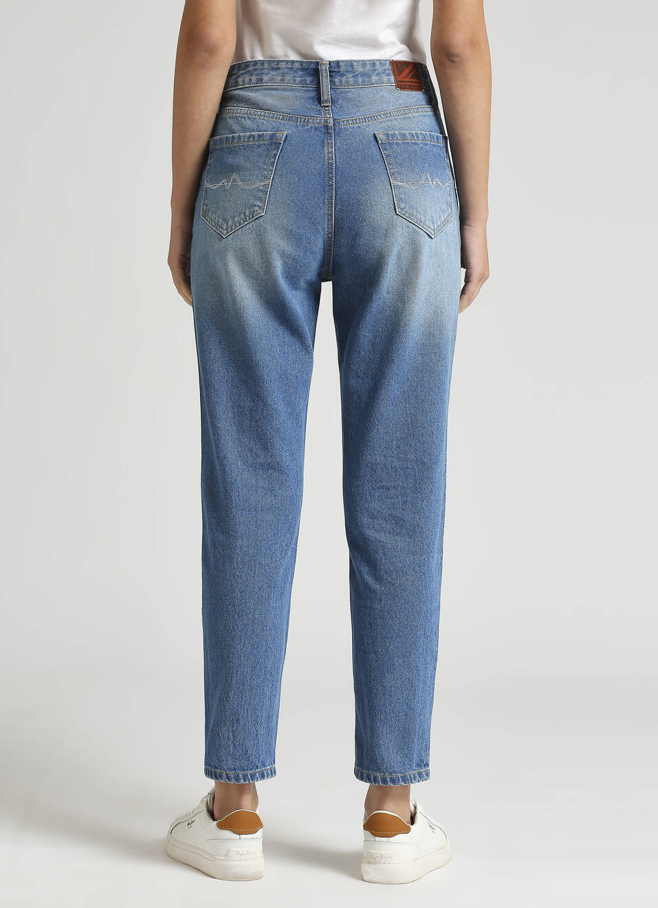 Light Blue Mid Waist Mom Fit Jeans, , large image number 2