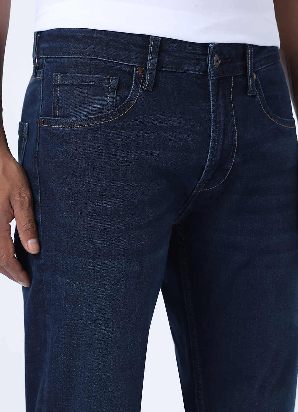 Men Mid Rise Dark Blue Straight Fit Stretchable Jeans, , large image number 4
