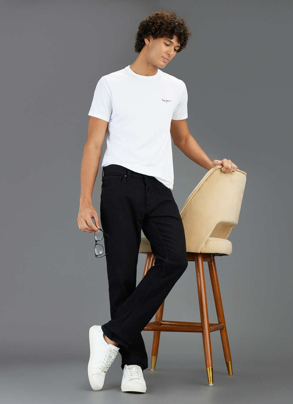 Men Black Mid Rise Straight Fit Jeans, , large image number 1