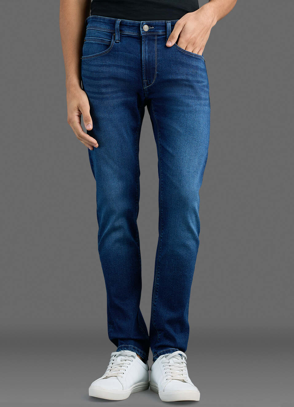 Men Blue Tapered Leg Mid Rise Stretchable Jeans, , large image number 2