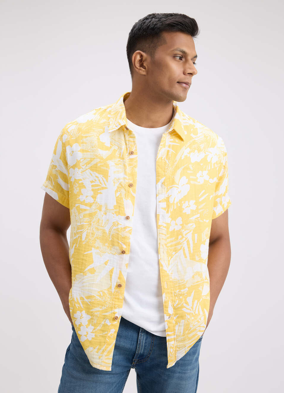 Men Yellow Floral Print Short Sleeve Shirt, , large image number 0