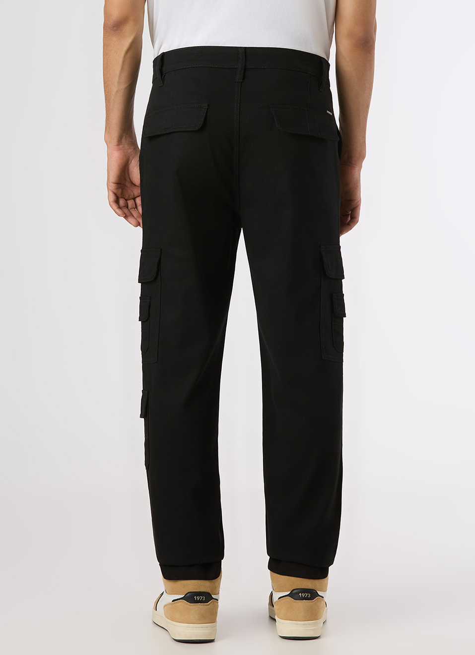 Men Black Multi-pocket Utility Design Cargo Pants, , large image number 2