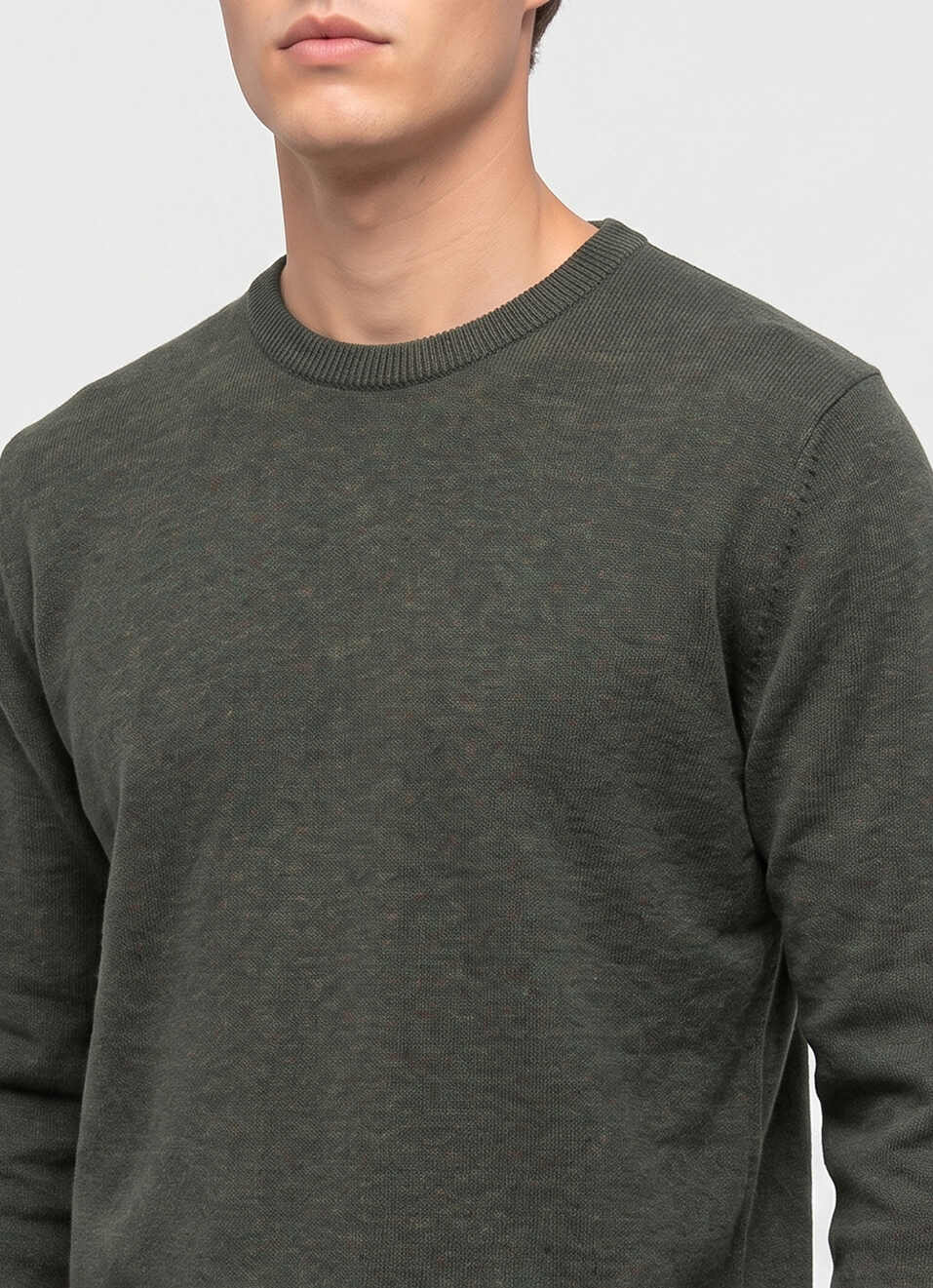 Men Green Solid Regular Fit Crew Neck Sweater, , large image number 4