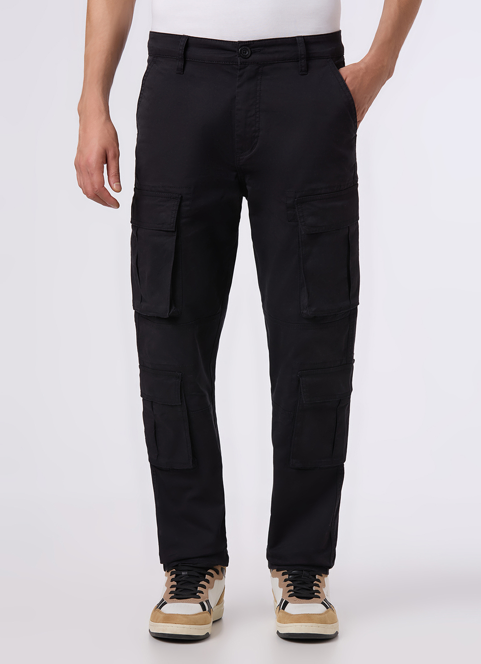 Men Black Multi-pocket Utility Design Cargo Pants, , large image number 0