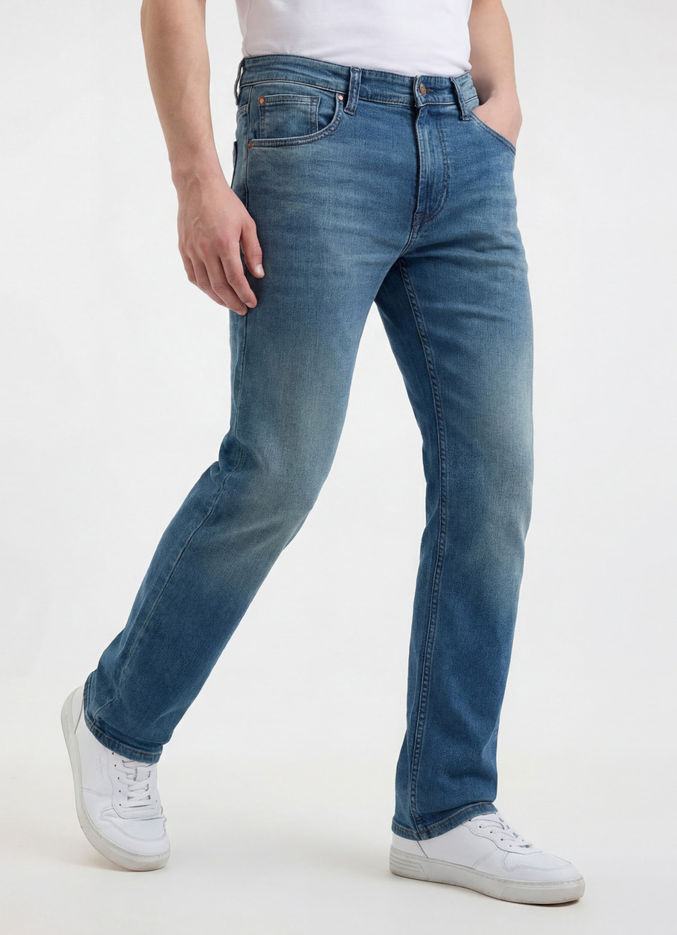 Men Blue Straight Fit Mid Rise Jeans , , large image number 0