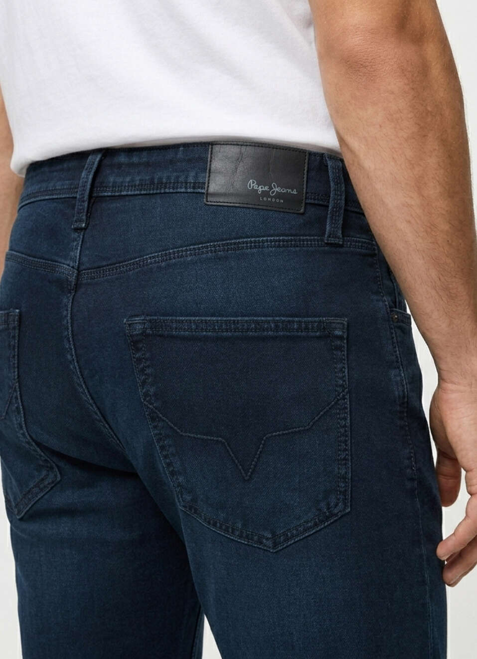 Men Black Straight Fit Mid Rise Stretchable Jeans, , large image number 5