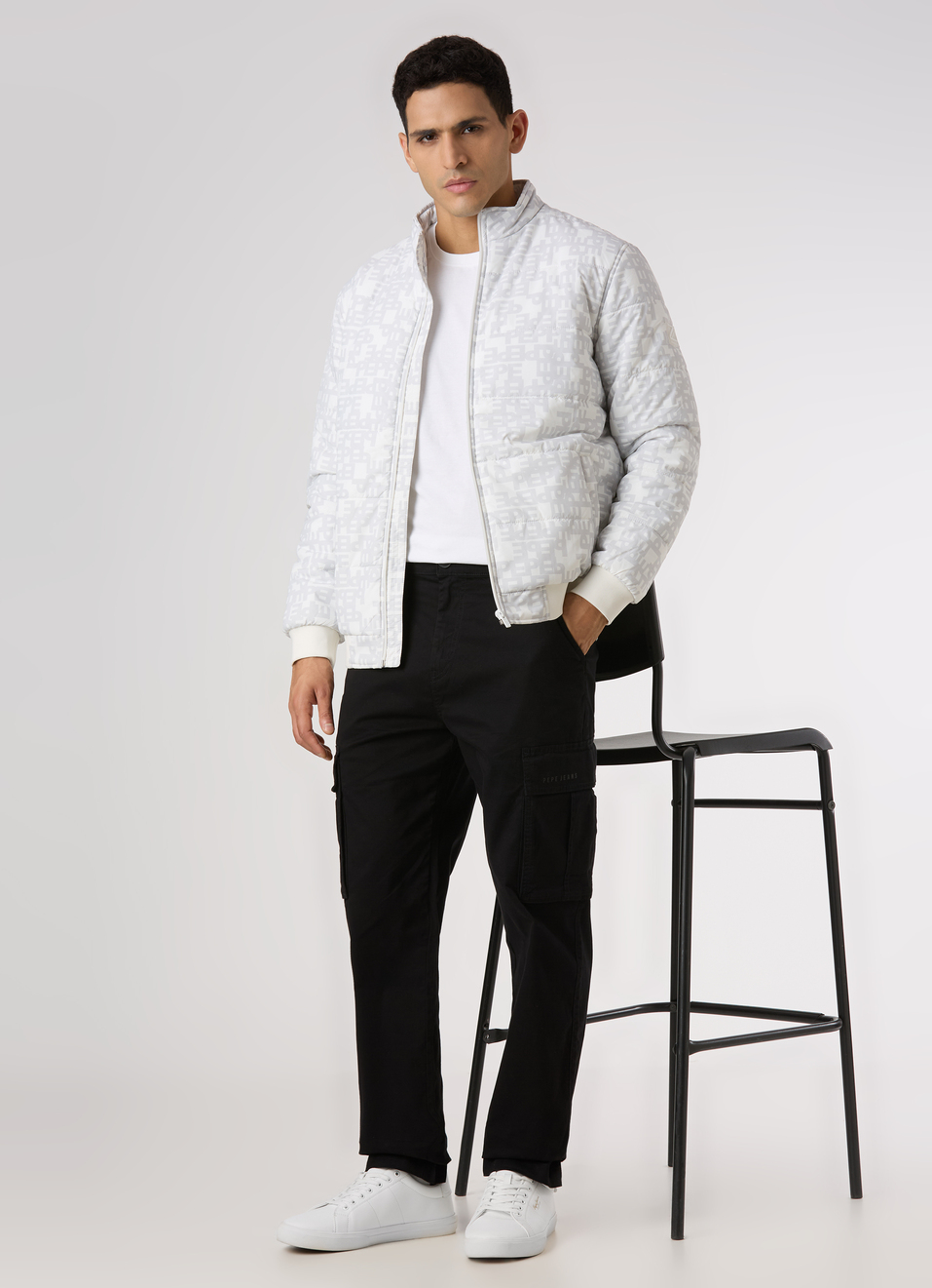 Men Black All Over Print Quilted Puffer Jacket, , large image number 5