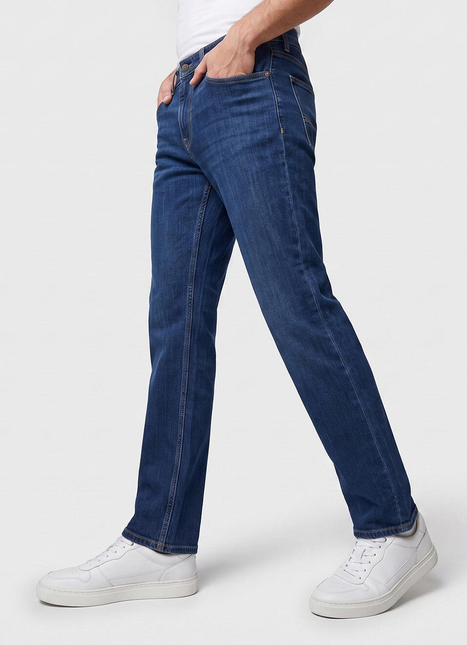 Men Blue Relaxed Straight Fit Mid Rise Jeans, , large image number 0