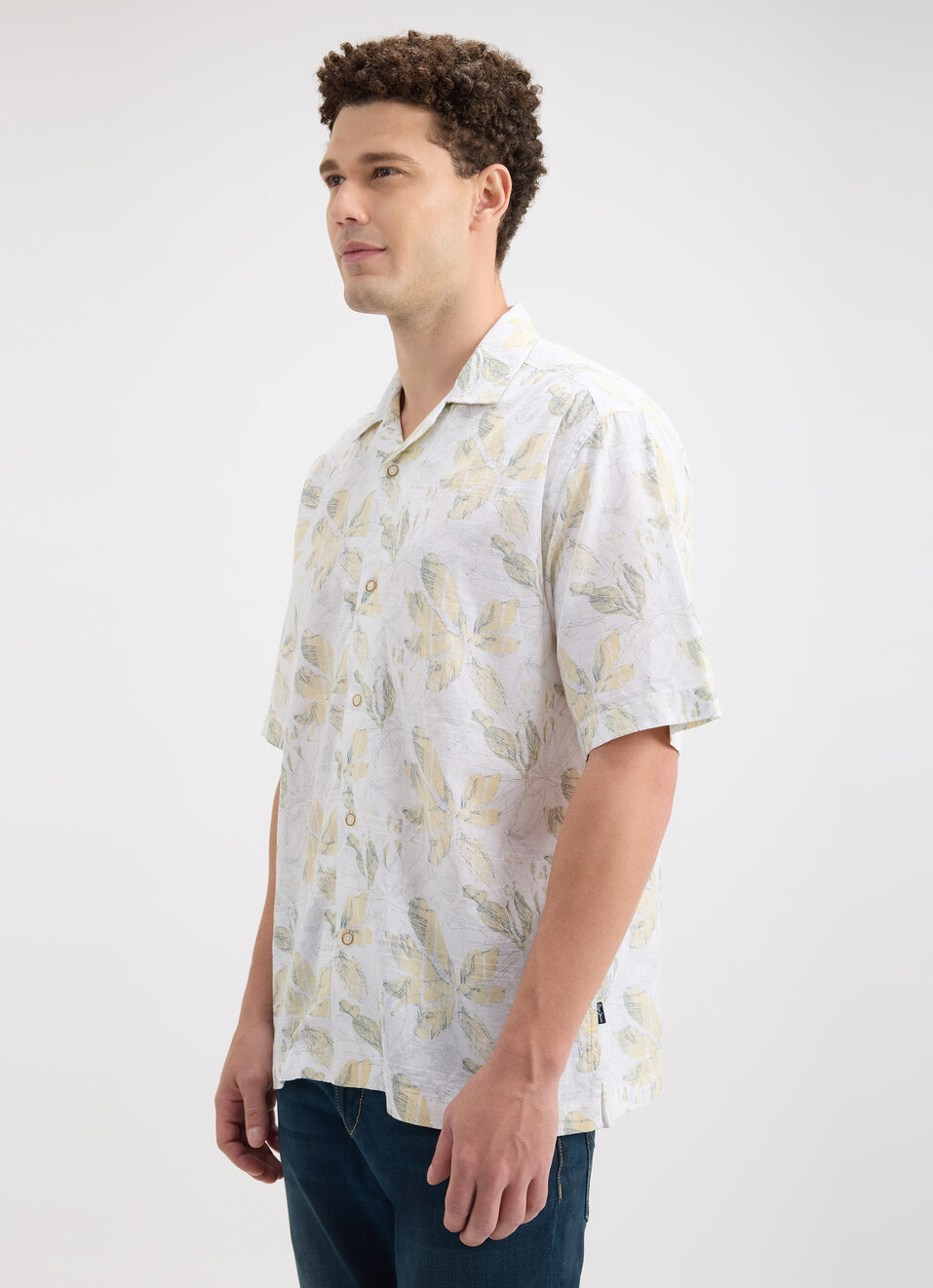 Men Yellow Resort Collar Tropical Print Short Sleeve Shirt, , large image number 3