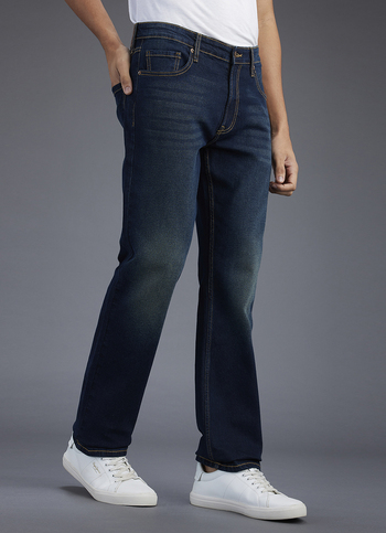 Men Blue Straight Fit Mid Rise Stretchable Jeans