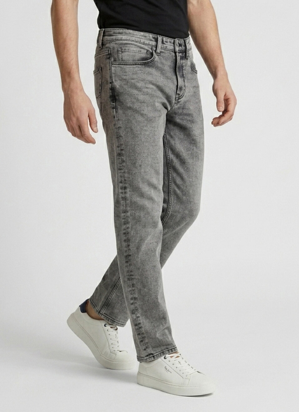Men Grey Relaxed Fit Mid Rise Stretchable Jeans, , large image number 0