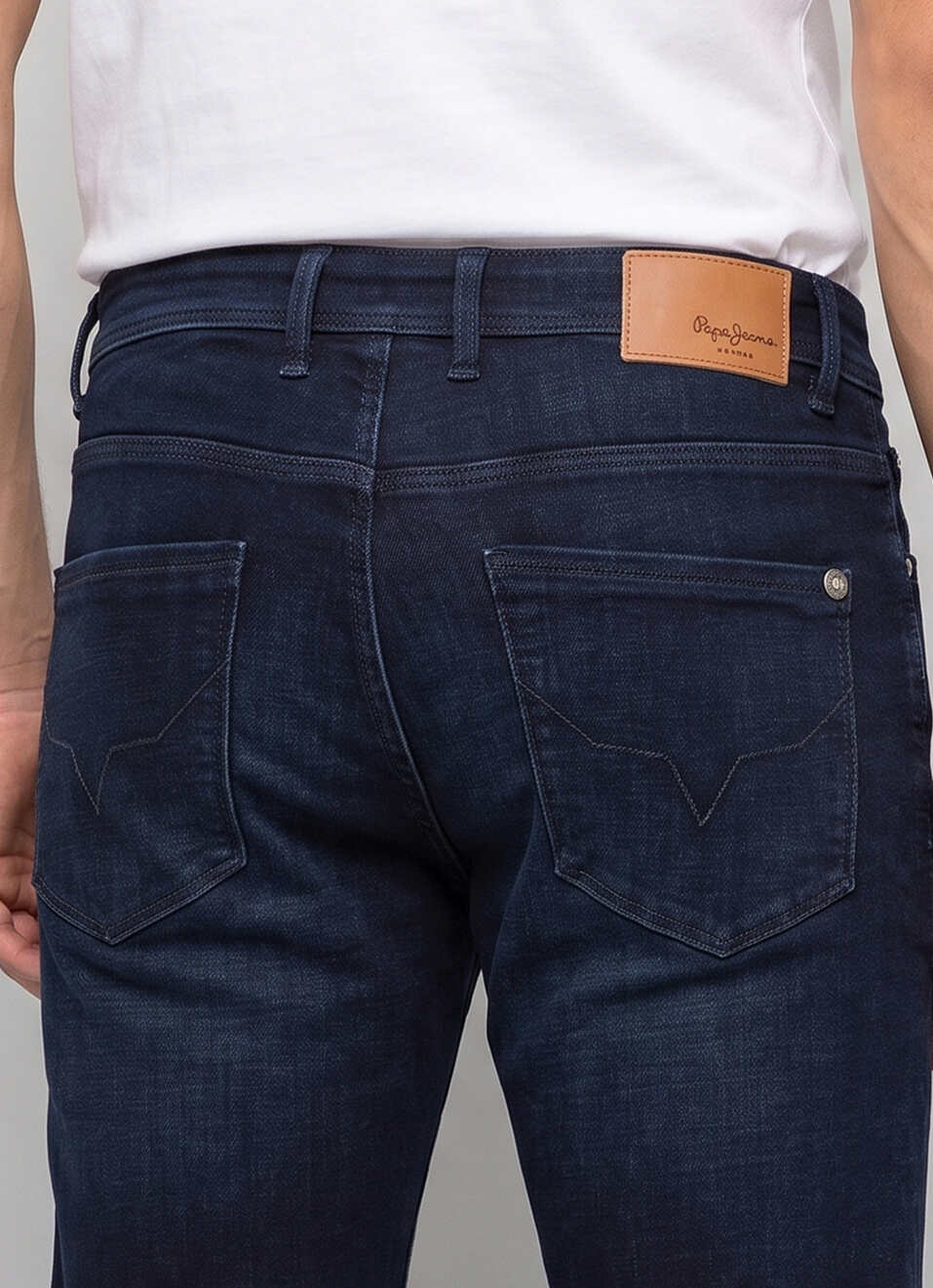 Men Black Straight Fit Mid Rise Stretchable Jeans, , large image number 5