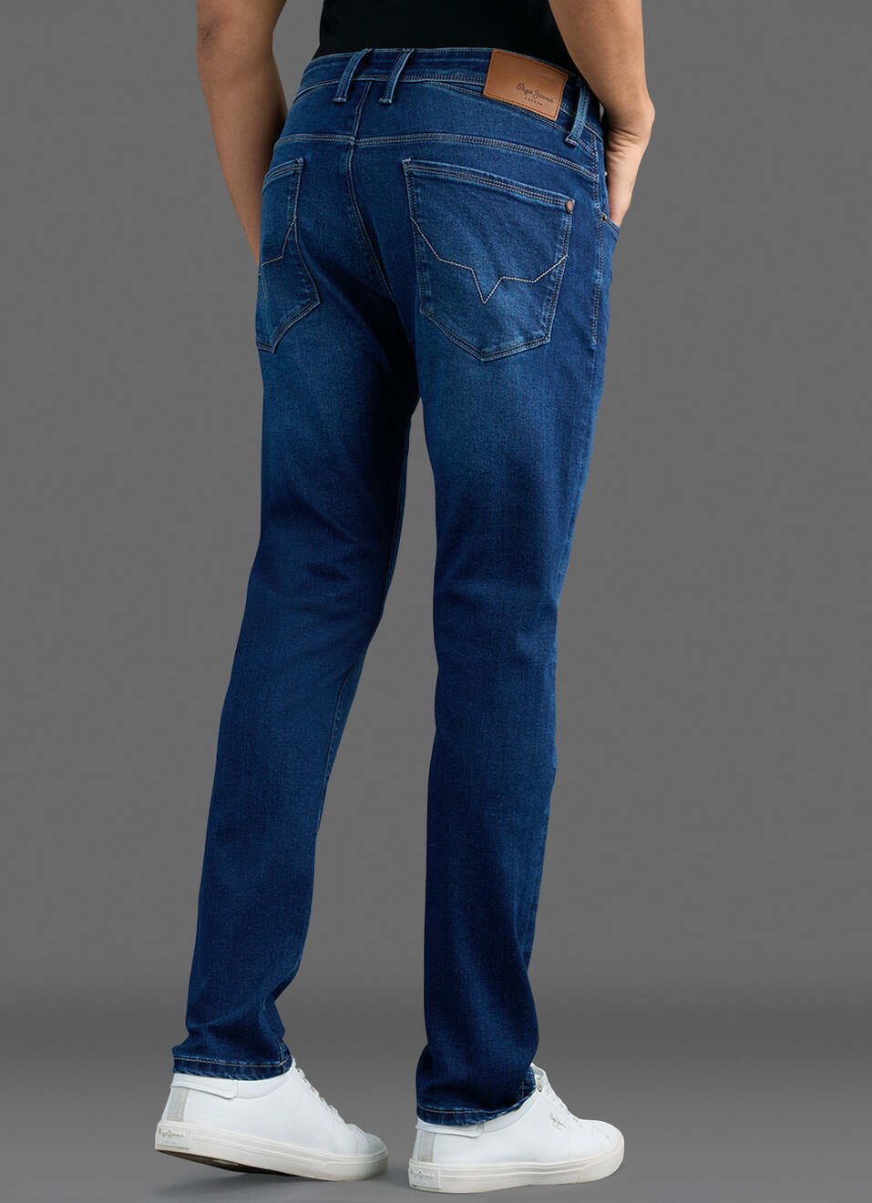 Men Blue Tapered Leg Mid Rise Stretchable Jeans, , large image number 3