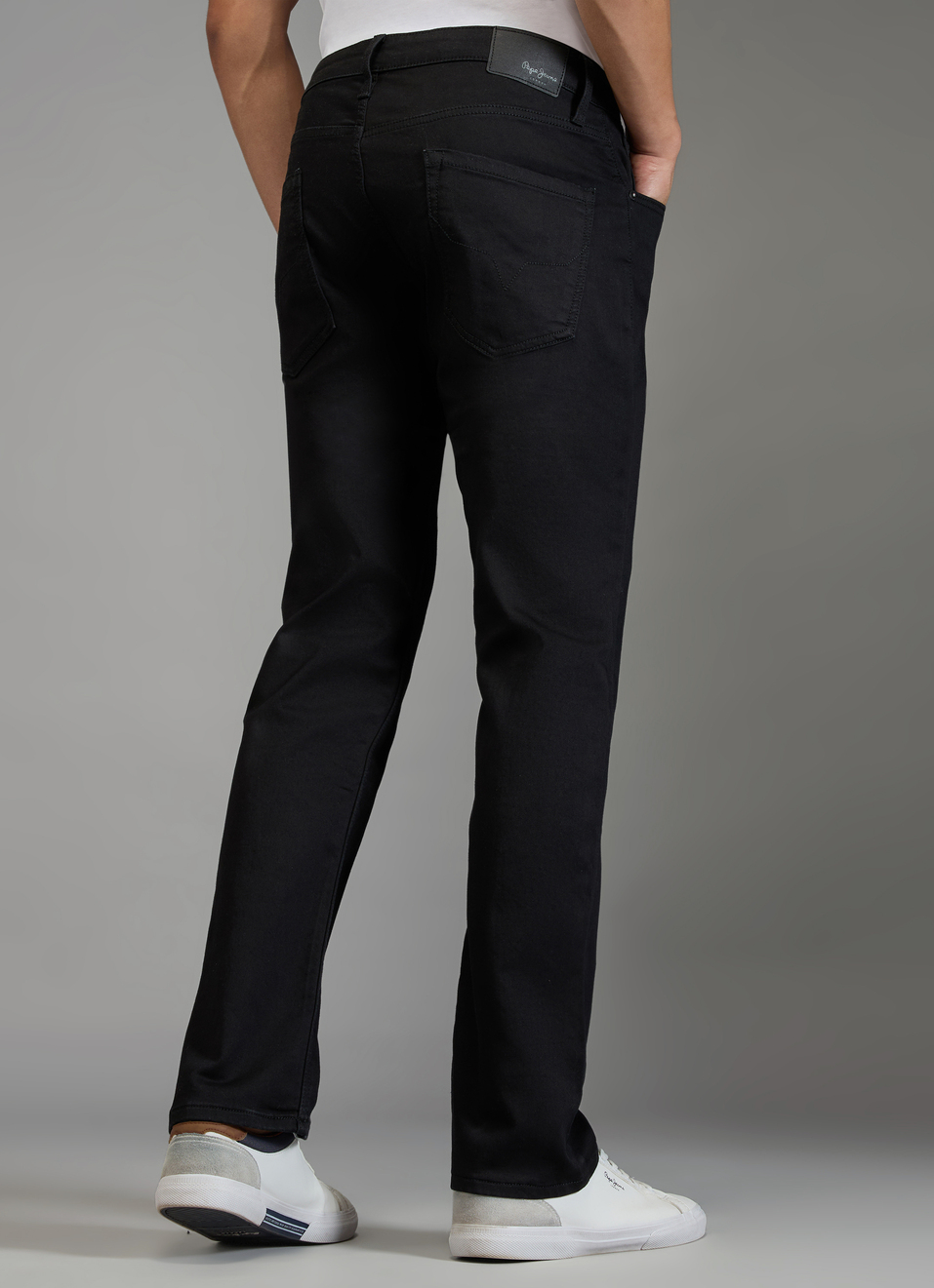 Men Black Straight Fit Mid Rise Stretchable Jeans, , large image number 3