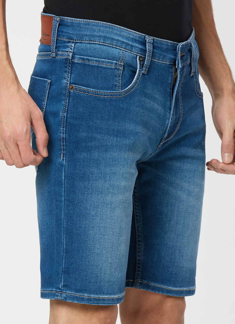 Men Blue Mid Rise Regular Fit Denim Shorts, , large image number 4