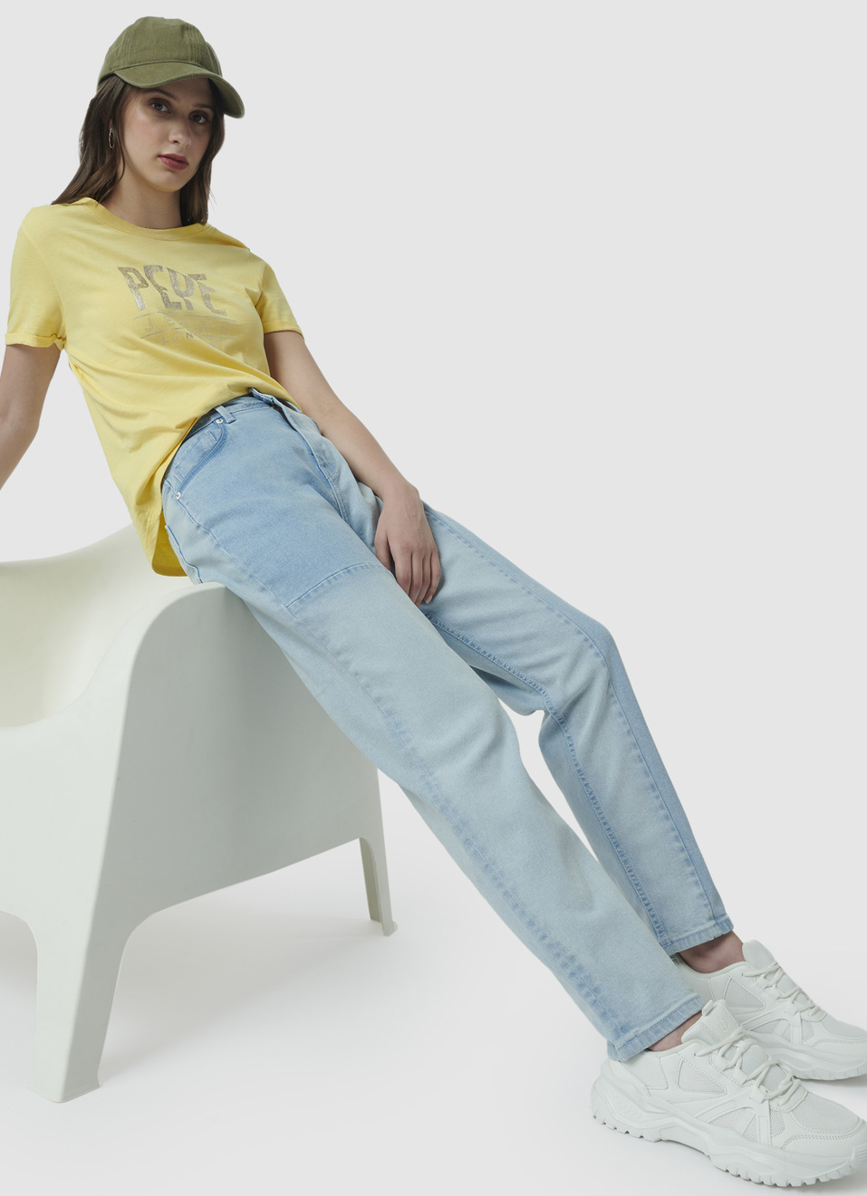 Mom Relaxed Fit Highwaist Tapered Leg Jeans, , large image number 5